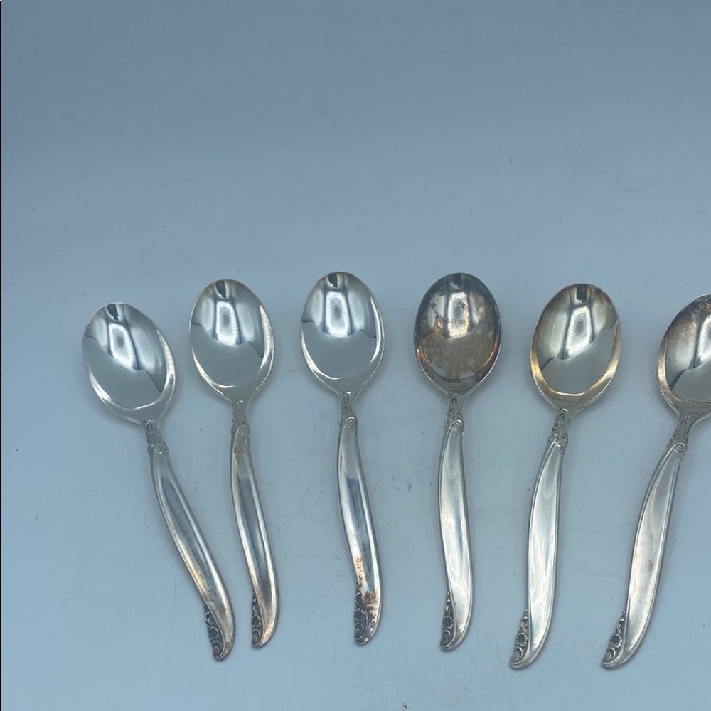 VTG lot of 6 1847 Roger’s Bros IS silverplate teaspoons Leilani silverware